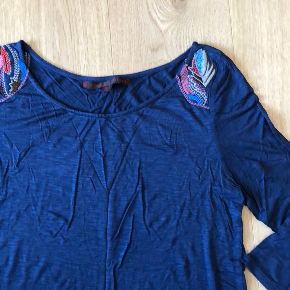 Asymmetrical Embroidered detail top